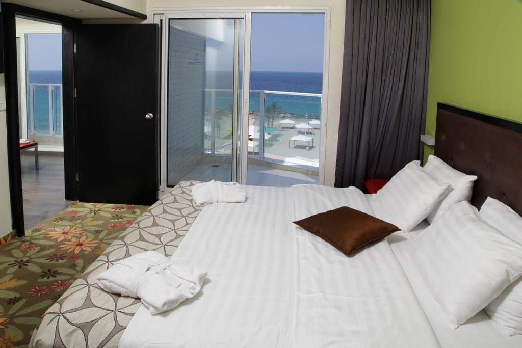 Rimonim Madison Hotel Nahariya Luaran gambar